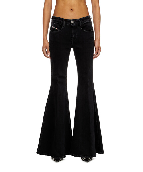DIESEL（ディーゼル）の「ウィメンズ デニムパンツ FLARE 1970 D-BLEESS L.30（デニムパンツ・レディース・ブラック・23inch/24inch/25inch/26inch/27inch/28inch）」の2枚目の写真