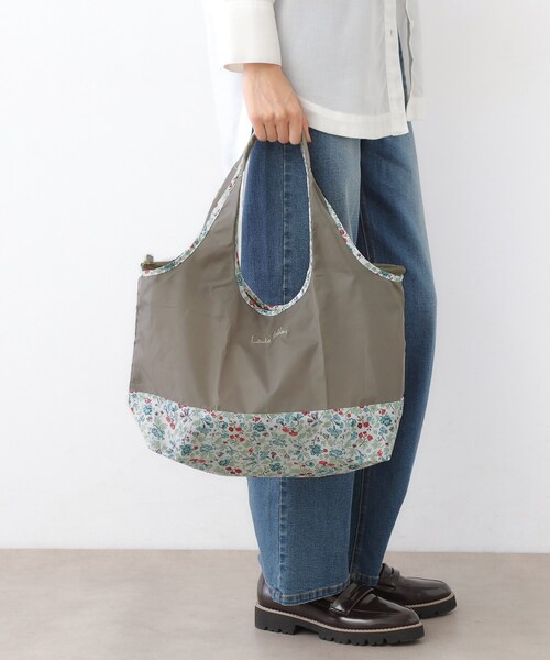 LAURA ASHLEY(ローラアシュレイ)の「【撥水加工】ロサ サンクタ柄 マーケット トートM&ポーチ(エコバッグ/サブバッグ・レディース・アイボリー系/ピンク系その他/ブルー系5・00)」の6枚目の写真