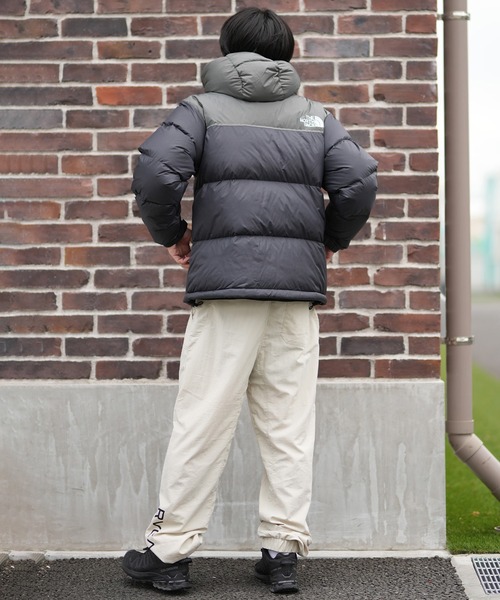 THE NORTH FACE（ザノースフェイス）の「THE NORTH FACE/ザ・ノース・フェイス NUPTSE HOODIE ヌプシジャケット ダウン 撥水 ND92559（ダウンジャケット/コート・メンズ・グレー/ブラック/ダークベージュ・XL/L/M/S/XXL）」の21枚目の写真