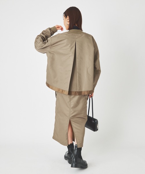 ever closet(エバークローゼット)の「撥水 MA-1 ブルゾン(ブルゾン・レディース・ブラック/カーキ・F)」の7枚目の写真