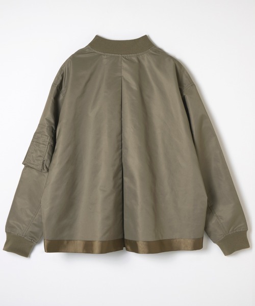 ever closet(エバークローゼット)の「撥水 MA-1 ブルゾン(ブルゾン・レディース・ブラック/カーキ・F)」の14枚目の写真