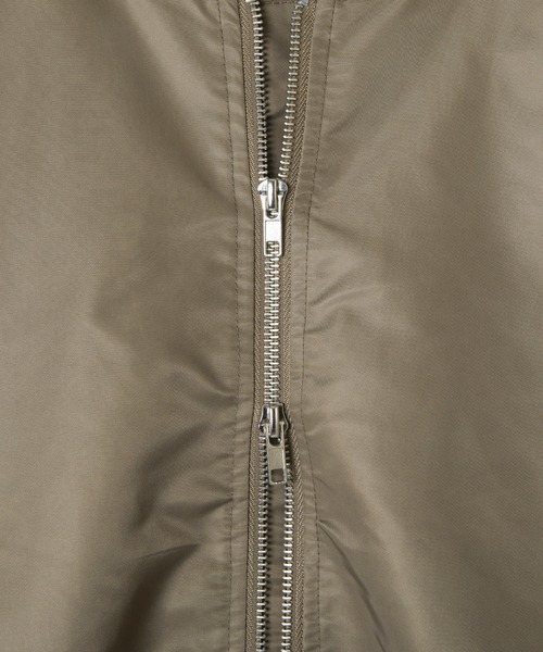 ever closet(エバークローゼット)の「撥水 MA-1 ブルゾン(ブルゾン・レディース・ブラック/カーキ・F)」の17枚目の写真