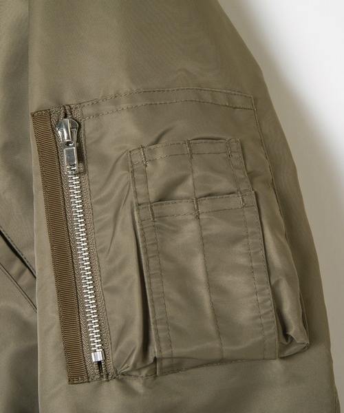 ever closet(エバークローゼット)の「撥水 MA-1 ブルゾン(ブルゾン・レディース・ブラック/カーキ・F)」の18枚目の写真