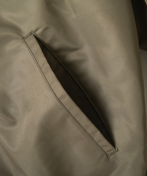 ever closet(エバークローゼット)の「撥水 MA-1 ブルゾン(ブルゾン・レディース・ブラック/カーキ・F)」の20枚目の写真