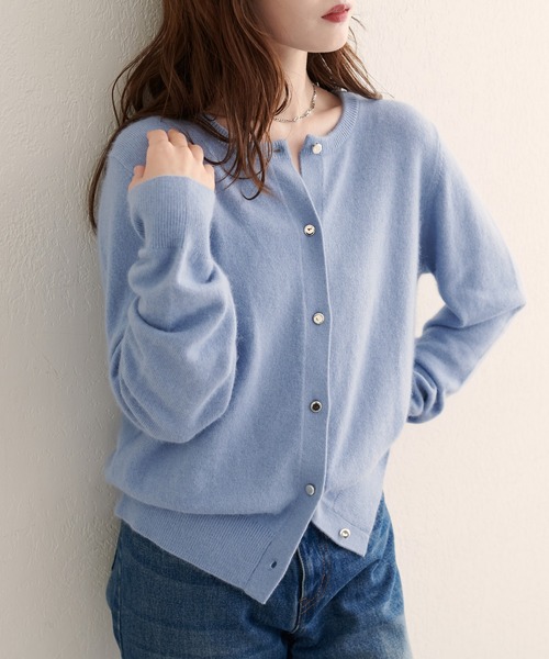 natural couture(ナチュラルクチュール)の「【ZOZO限定】クルーネックカーディガン(カーディガン/ボレロ・レディース・オフホワイト/グレー/ピンク系その他/サックスブルー/ブラック/モカ・FREE)」の5枚目の写真