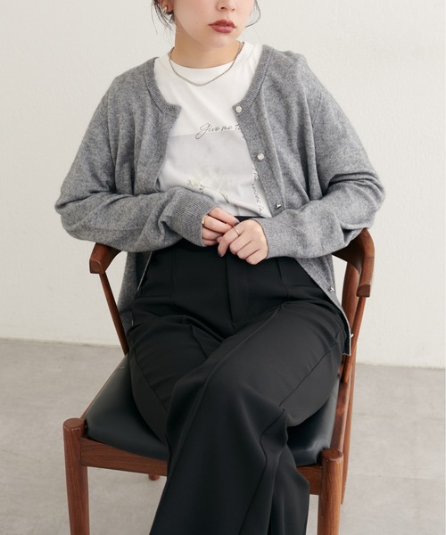 natural couture(ナチュラルクチュール)の「【ZOZO限定】クルーネックカーディガン(カーディガン/ボレロ・レディース・オフホワイト/グレー/ピンク系その他/サックスブルー/ブラック/モカ・FREE)」の14枚目の写真