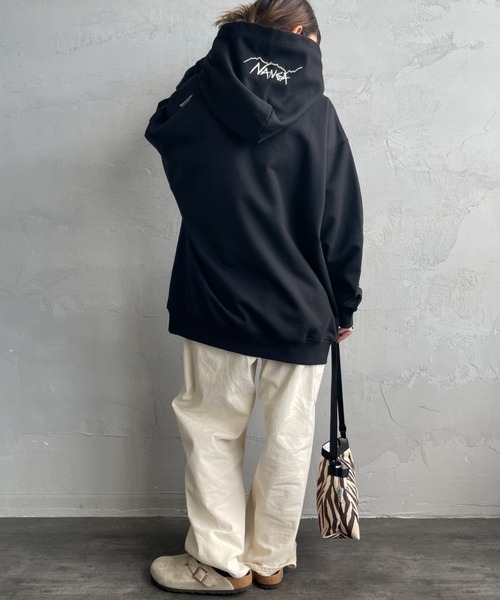 NANGA（ナンガ）の「[NANGA/ナンガ] 別注 フードロゴ刺繍 スウェットパーカー（パーカー・レディース・グレー/ブラック・S/M/L）」の17枚目の写真