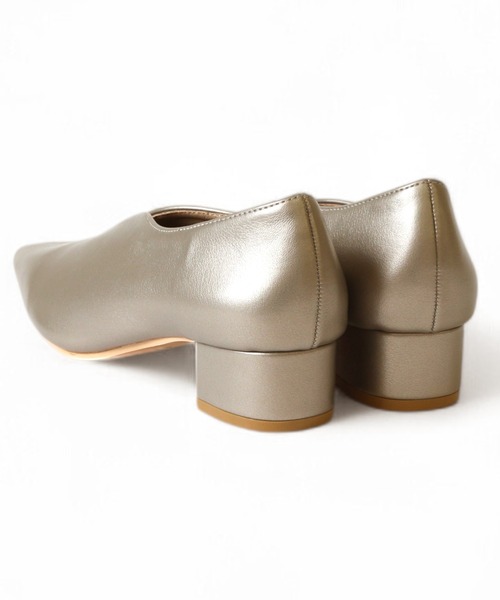 RiiiKa（リーカ）の「【RiiiKa/リーカ】Ｖカットスクエアトゥパンプス（パンプス・レディース・カーキ/ブラック/ガンメタ・S/M/L/LL）」の20枚目の写真