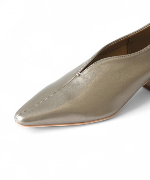 RiiiKa（リーカ）の「【RiiiKa/リーカ】Ｖカットスクエアトゥパンプス（パンプス・レディース・カーキ/ブラック/ガンメタ・S/M/L/LL）」の22枚目の写真