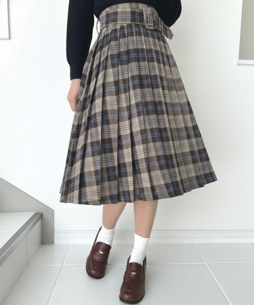 F i.n.t（フィント）の「太ベルト付きプリーツスカート/fint フィント（スカート・レディース・グリーン/ブラウン/グレー・FREE）」の2枚目の写真