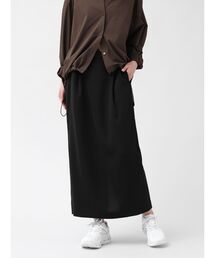 YORT（ヨート）の「【接触冷感・防シワ】タックストレートスカート（スカート）」