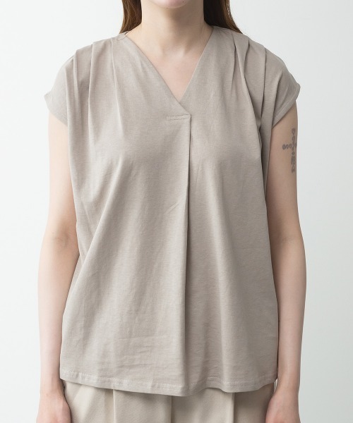 RCD(アールシーディー)の「ブラウス風タックスキッパー フレンチ袖Tシャツ(Tシャツ/カットソー・レディース・ブラック/グレイッシュベージュ/チャコールグレー/ホワイト・LL~3L/4L~5L/M-L)」の22枚目の写真