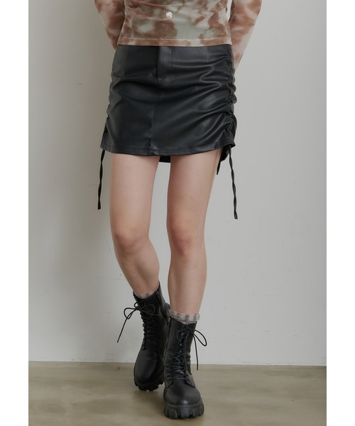 SEN TOKYO(セントーキョー)の「サイドギャザー レザーミニスカート(スカート・レディース・ブラウン/ブラック/アイボリー・SMALL/MEDIUM)」の1枚目の写真