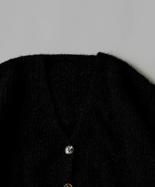 AO2（アオズ）の「V-neck loose knit cardigan / Vネック ルーズニットカーデガン（ニット/セーター・レディース・ブルー/ホワイト/レッド/ブラウン/グレー/パープル/ブラック・FREE）」の11枚目の写真