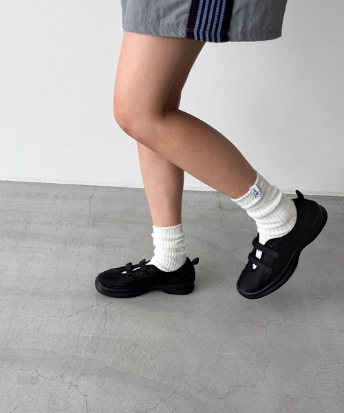 CANAL JEAN（キャナルジーン）の「El mar　ダブルストラップメリージェーン（パンプス・レディース・ブラック・24/23.5/24.5）」の4枚目の写真