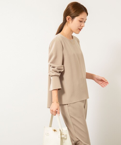 NOLLEY’S（ノーリーズ）の「《セットアップ対応》ウォッシャブルストレッチギャババックフレアブラウス（シャツ/ブラウス・レディース・ブラック/ベージュ・38）」の3枚目の写真