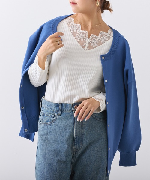 Remind me and forever(リマインドミーアンドフォーエバー)の「テレコVレース長袖プルオーバー(Tシャツ/カットソー・レディース・アイボリー/ブラック/グレイッシュベージュ・FREE)」の11枚目の写真