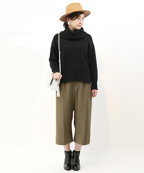 mystic（ミスティック）の「【mystic】オフタートルニット（ニット/セーター・レディース・カーキ/キャメル/オフホワイト/ブラック・ﾌﾘ-）」の6枚目の写真