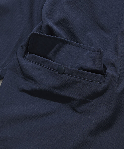 FREAK'S STORE（フリークスストア）の「限定展開 ALL WEATHER ACTIVE WEAR/オールウェザーアクティブウェア リラックスフィット ノーカラージャケットセットアップ/ワイドパンツ（ノーカラージャケット・メンズ・チャコールグレー/ブラック/ネイビー/グレイッシュベージュ・SMALL/MEDIUM/LARGE）」の10枚目の写真