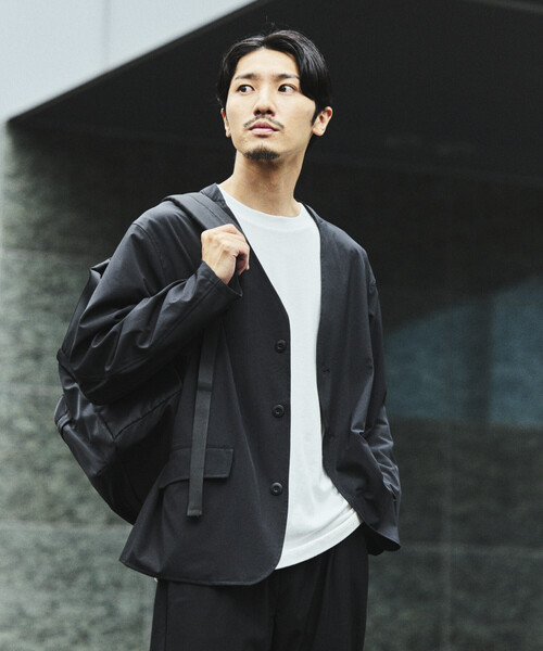 FREAK'S STORE（フリークスストア）の「限定展開 ALL WEATHER ACTIVE WEAR/オールウェザーアクティブウェア リラックスフィット ノーカラージャケットセットアップ/ワイドパンツ（ノーカラージャケット・メンズ・チャコールグレー/ブラック/ネイビー/グレイッシュベージュ・SMALL/MEDIUM/LARGE）」の18枚目の写真