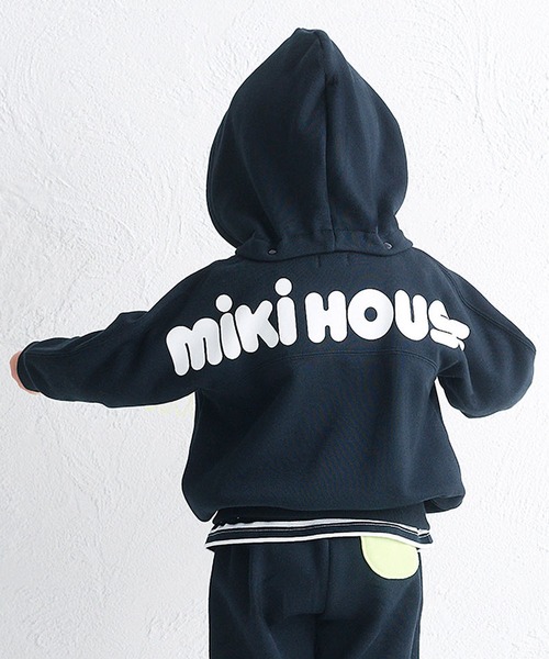 MIKI HOUSE(ミキハウス)の「【WEB限定】バックロゴパーカー(パーカー・キッズ・ブラック/ベージュ/ロイヤルブルー/ラベンダー・80cm/90cm/100cm/110cm/120cm/130cm)」の2枚目の写真