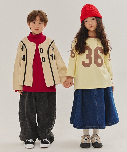 BREEZE（ブリーズ）の「【WEB限定/ジュニア対応】 やわらか起毛ハイネックロンT（Tシャツ/カットソー・キッズ・レッド/チャコール/オフホワイト・90/100/110/120/130/140/150）」の14枚目の写真