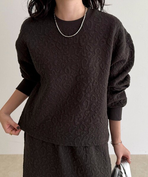 fredy emue(フレディエミュ)の「レオパードジャガードプルオーバー(Tシャツ/カットソー・レディース・オフホワイト/チャコールグレー/ベージュ・38)」の8枚目の写真