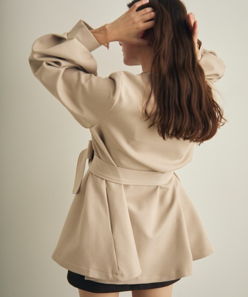 Lunea（ルネア）の「ボリュームスリーブノーカラージャケット（ノーカラージャケット・レディース・ブラック/ベージュ・FREE）」の14枚目の写真