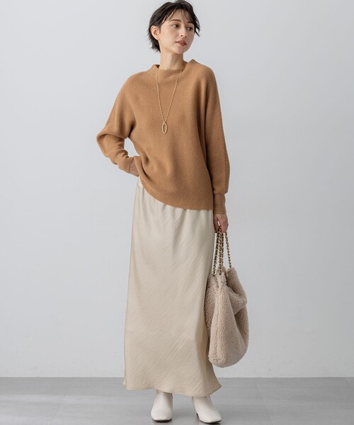 23区 L(ニジュウサンクオオキイサイズ)の「【洗える】ウールカシミヤラメ ドルマンスリーブ ニット(ニット/セーター・レディース・スモーキーグリーン系/黄土色系/グレー系/アイボリー系・46/44)」の17枚目の写真