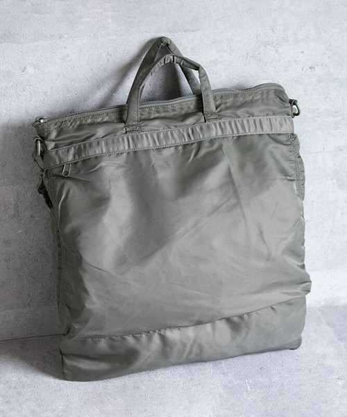 ８(eight)（エイト）の「ヘルメットバッグ MA-1生地（ボストンバッグ・メンズ・ブラック・FREE）」の2枚目の写真