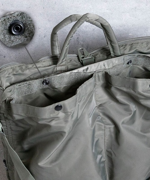 ８(eight)（エイト）の「ヘルメットバッグ MA-1生地（ボストンバッグ・メンズ・ブラック・FREE）」の6枚目の写真