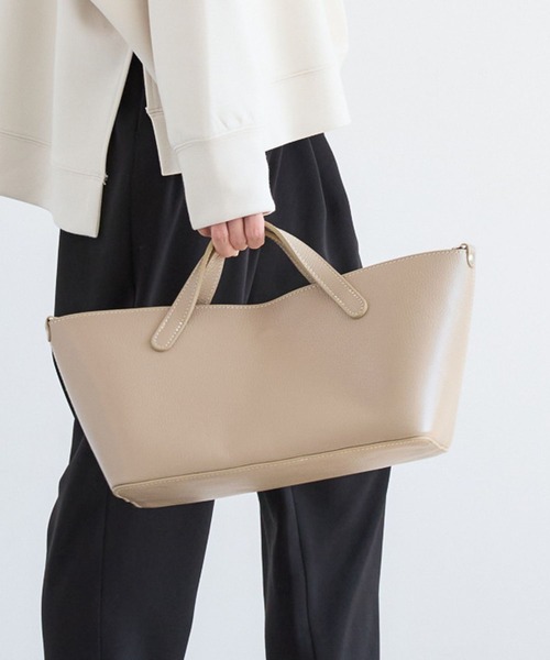 AULENTTI(オウレンティ)の「BARNYARDSTORM / 【AULENTTI(オウレンティ)】ワイドショルダーバッグ(ショルダーバッグ・レディース・ダークブラウン/ベージュ・FREE)」の1枚目の写真