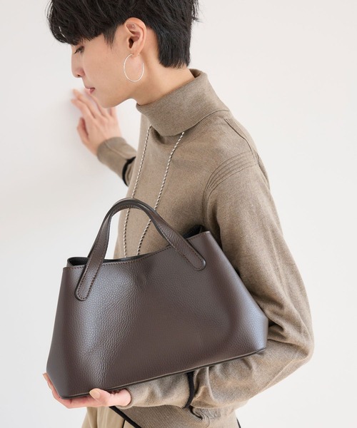 AULENTTI(オウレンティ)の「BARNYARDSTORM / 【AULENTTI(オウレンティ)】ワイドショルダーバッグ(ショルダーバッグ・レディース・ダークブラウン/ベージュ・FREE)」の7枚目の写真