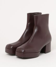 Jeffrey Campbell（ジェフリーキャンベル）の「ゴールド蹄ヒール