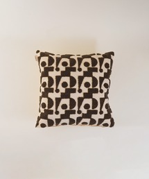 beej（ビージ）の「beej（ビージ）Geometric Cushion cover 45x45（クッション/クッションカバー）」