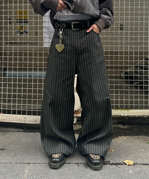 kutir（クティール）の「ASORT LAYERED BAGGY PANTS／アソートレイヤードバギーパンツ（その他パンツ・メンズ・チャコールグレー/ブラック・SMALL/LARGE/MEDIUM）」の2枚目の写真