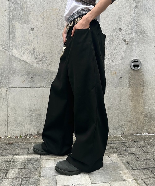 kutir（クティール）の「ASORT LAYERED BAGGY PANTS／アソートレイヤードバギーパンツ（その他パンツ・メンズ・チャコールグレー/ブラック・SMALL/LARGE/MEDIUM）」の11枚目の写真