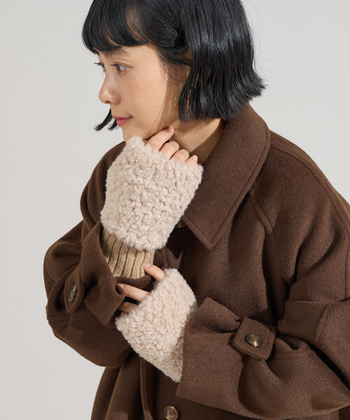FREAK'S STORE(フリークスストア)の「ボア手袋/ボアフリース(手袋・レディース・ベージュ/チャコールグレー・ONE SIZE)」の4枚目の写真