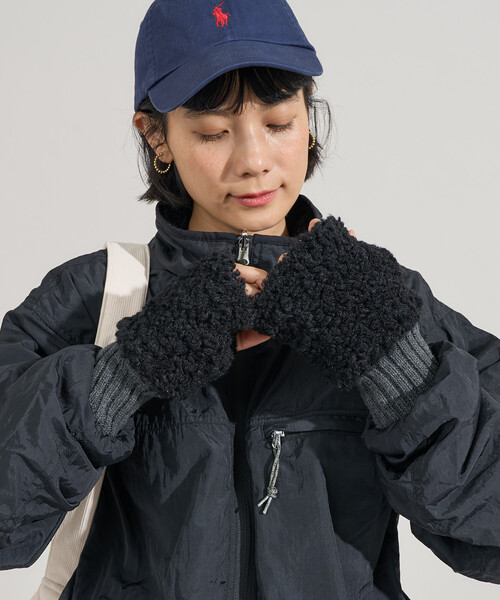 FREAK'S STORE(フリークスストア)の「ボア手袋/ボアフリース(手袋・レディース・ベージュ/チャコールグレー・ONE SIZE)」の9枚目の写真
