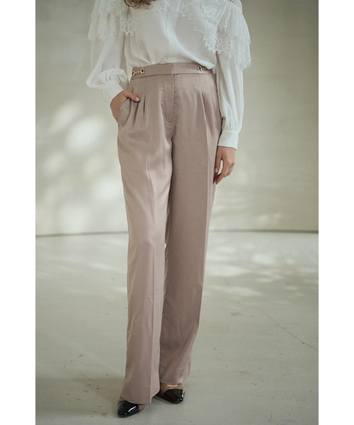 Estella.K(エステラケー)の「Ciara Satin Pants サイドチェーンロングパンツ(その他パンツ・レディース・モーブ系/ブラック/ベージュ・SMALL/MEDIUM)」の3枚目の写真