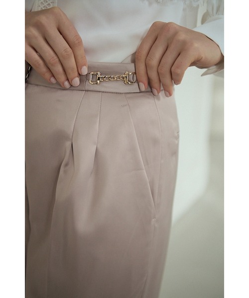 Estella.K(エステラケー)の「Ciara Satin Pants サイドチェーンロングパンツ(その他パンツ・レディース・モーブ系/ブラック/ベージュ・SMALL/MEDIUM)」の13枚目の写真