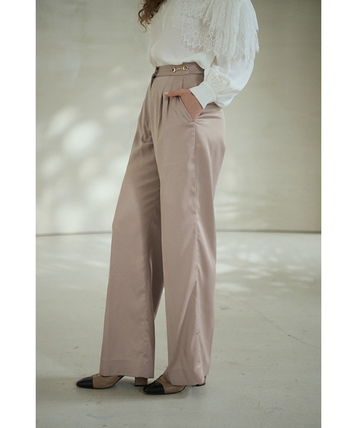 Estella.K(エステラケー)の「Ciara Satin Pants サイドチェーンロングパンツ(その他パンツ・レディース・モーブ系/ブラック/ベージュ・SMALL/MEDIUM)」の11枚目の写真