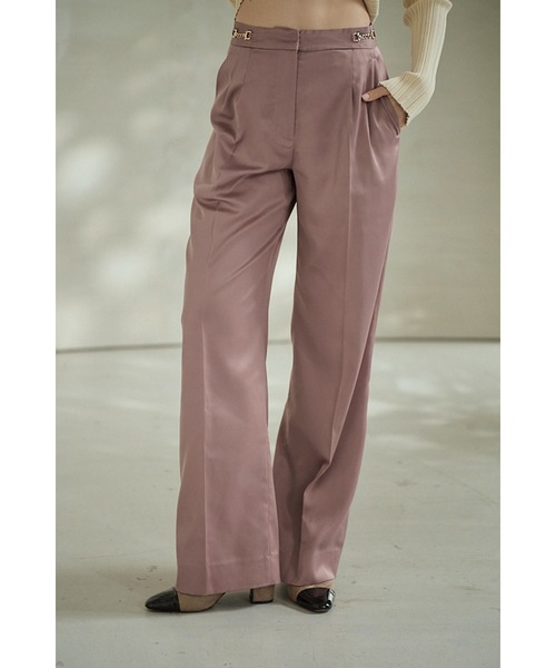 Estella.K(エステラケー)の「Ciara Satin Pants サイドチェーンロングパンツ(その他パンツ・レディース・モーブ系/ブラック/ベージュ・SMALL/MEDIUM)」の16枚目の写真