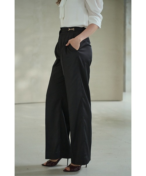 Estella.K(エステラケー)の「Ciara Satin Pants サイドチェーンロングパンツ(その他パンツ・レディース・モーブ系/ブラック/ベージュ・SMALL/MEDIUM)」の6枚目の写真