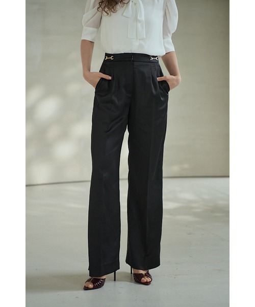 Estella.K(エステラケー)の「Ciara Satin Pants サイドチェーンロングパンツ(その他パンツ・レディース・モーブ系/ブラック/ベージュ・SMALL/MEDIUM)」の7枚目の写真