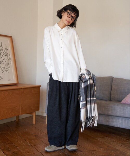 LBC（エルビーシー）の「綿レーヨンメタルボタンシャツ（シャツ/ブラウス・レディース・ホワイト/チャコール/ミント・L/M）」の7枚目の写真