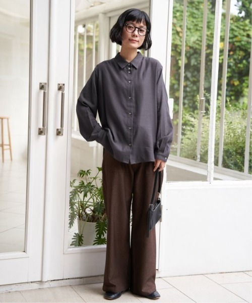 LBC（エルビーシー）の「綿レーヨンメタルボタンシャツ（シャツ/ブラウス・レディース・ホワイト/チャコール/ミント・L/M）」の6枚目の写真