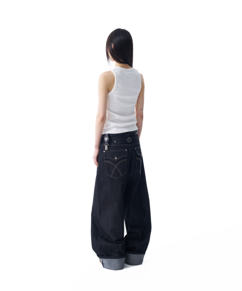 AAKAM(アーカム)の「AKM CROS2 ノースリーブ(ホワイト)(Tシャツ/カットソー・レディース・その他・1/2)」の5枚目の写真