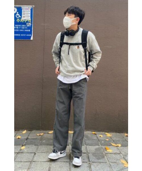 GRAVER（グレーバー）の「[UNISEX]レオパードフラワースマイル刺繍マンツーマン_グレー（スウェット・レディース・グレー・MEDIUM/LARGE/X-LARGE）」の2枚目の写真