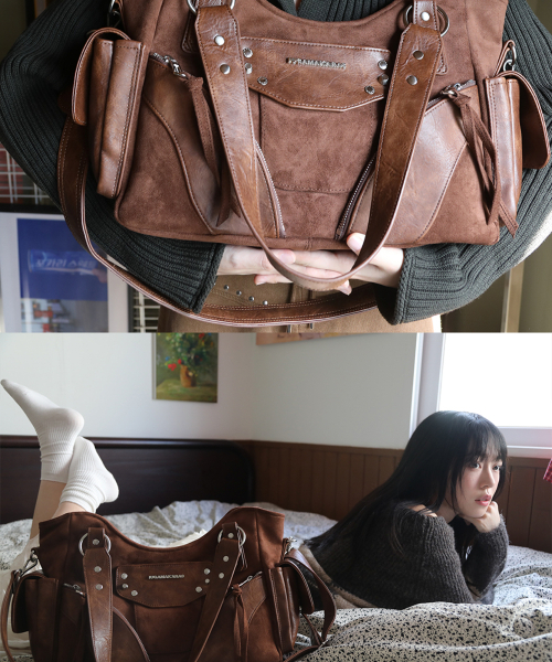IUGAMAKARAS ショルダーバック スエードブラウン IUGAMAKARAS（イウガマカラス）の「Studded Suede Shoulder Bag (Brown